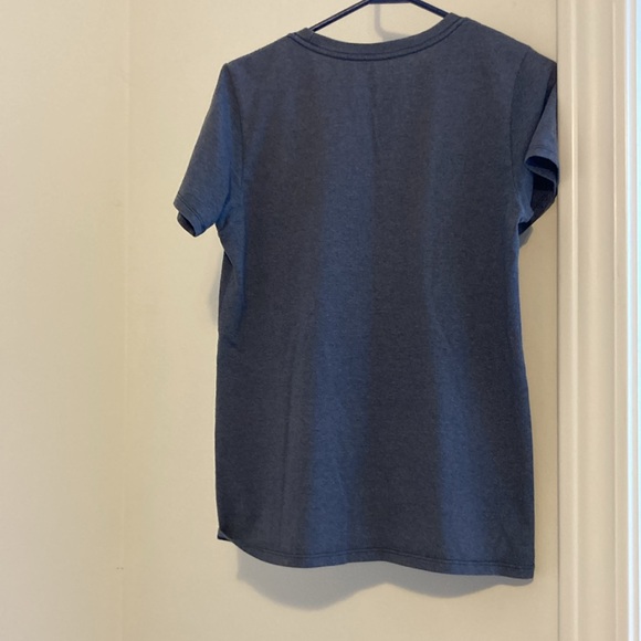 Patagonia is t shirt sz M floral print - Picture 4 of 4